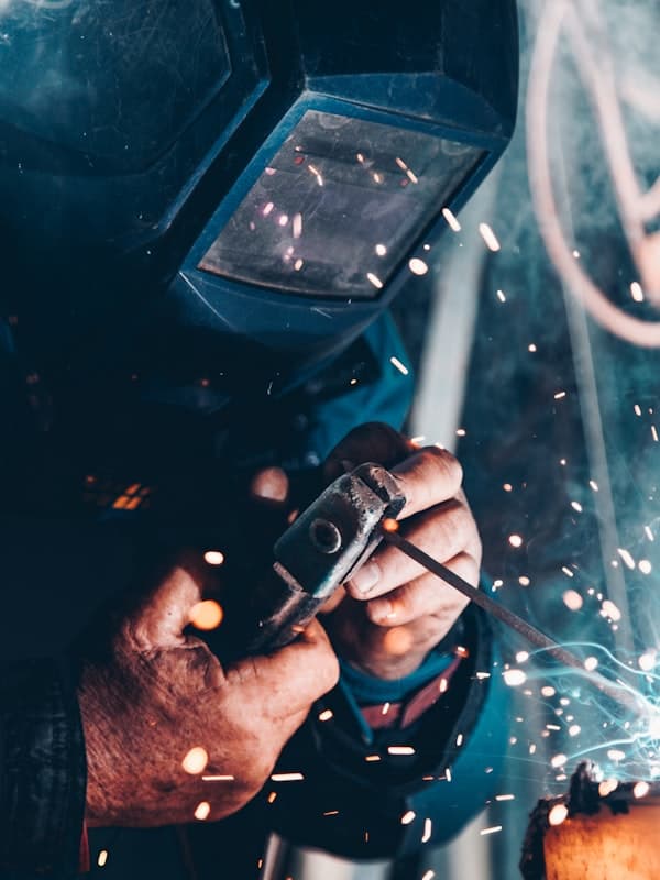 A TradeLink-verified tradesperson on a job
